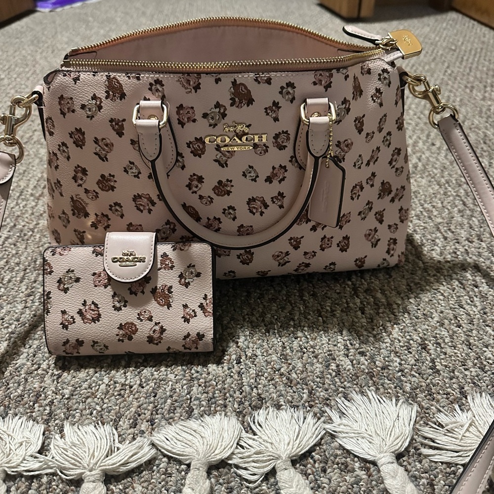Coach Pink Satchel Bag with Elegant Design